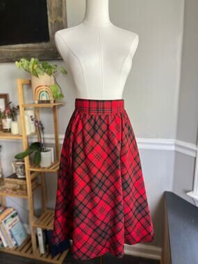 Vintage 70s Red Plaid Skirt A-Line Pleated Size Medium